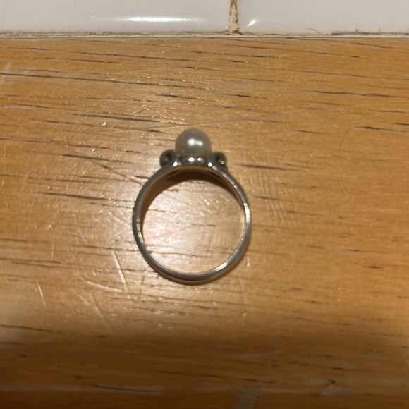 James Avery Retired Scrolled Pearl Ring size 7.5 - Picture 8 of 10